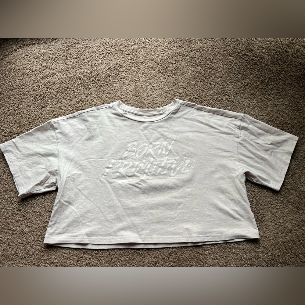 Born primitive crop tee
